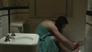 Thomasin McKenzie sexy, Anne Hathaway hot - Eileen (2023)