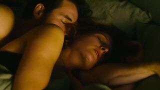 Julia Piaton sexy - Garder Ton Nom (2023)