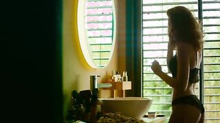 Julia Piaton sexy - Garder Ton Nom (2023)