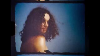 Sophie Charlotte, Elen Clarice topless - Meu Nome é Gal (2023)