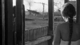 Gór Nagy Mária topless - Csend és kiáltás (1968) Classic Nude Movie Scene