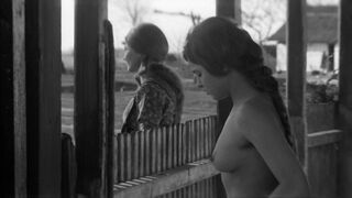 Gór Nagy Mária topless - Csend és kiáltás (1968) Classic Nude Movie Scene