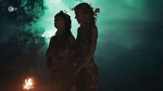 Annika Blendl, Emma Floßmann, Samia Chancrin nackte. Das Quartett s02e01 (2024) Nude Scenes