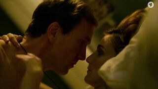 Lia Carvalho hot - Lost in Fuseta - Ein Krimi aus Portugal s01e02 (2024) sexy actress