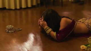 Sara Ali Khan Sex. Murder Mubarak (2024) Hot scenes