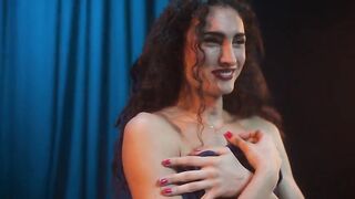 Mina Serrano hot. Cris Miró s01e01 (2024). Hot striptease scene