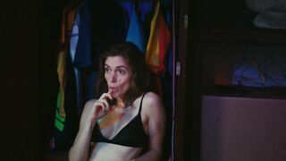 Maud Wyler sexy. La fille de son père (2023). Hot movie scene