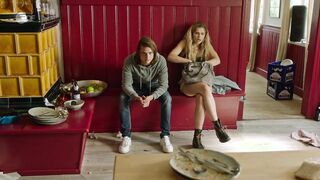 Antonia Marie Wachtler topless, Mitsou Jung nude. Frühling e39 (2022). Nackte Schauspielerinnen