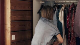 Bettina Lamprecht nackte. Nestwochen (2021) Bedroom Hot Scene