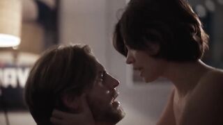 María León, Mariam Hernández, Loreto Mauleón sexy - Air Kisses s01e02 (2021). Hot TV Show Scenes