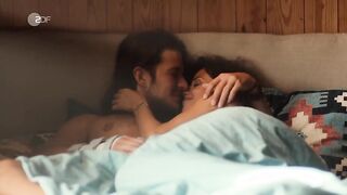 Nadine Menz sex. Inga Lindström s18e06 (2021) hot kiss and sex scene