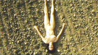 Catherine Bonneau naked - Le pont (2004) full nudity scene