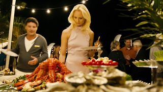 Elisa Servier, Sabine Crossen nude. Bienvenue à bord (2011)