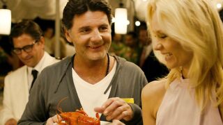 Elisa Servier, Sabine Crossen nude. Bienvenue à bord (2011)