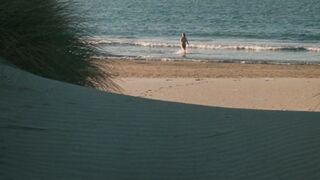 Macha Meril topless, Laurence Cortadellas nude. Vagabond (1985)