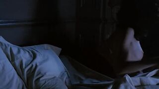 Fanny Bastien topless. La tête dans le sac (1984). French Nudity Scene