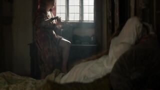 Lesbian celebs kissing scene. Julianne Moore hot, Niamh Algar sexy - Mary and George s01 (2024)