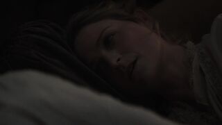 Lesbian celebs kissing scene. Julianne Moore hot, Niamh Algar sexy - Mary and George s01 (2024)