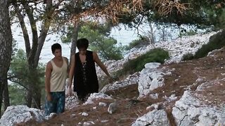 Julia Minguet, Marianne Dupont, etc - Jeux de plage (1995) full nudity movie scenes