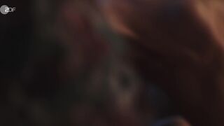 Henrike Hahn sexy - Bettys Diagnose s11e01 (2024)