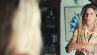 Agnès Croutelle sexy, Alice Taglioni, Stéfi Celma. Hot Kiss Scene. Nice Girls (2024)