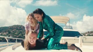 Agnès Croutelle sexy, Alice Taglioni, Stéfi Celma. Hot Kiss Scene. Nice Girls (2024)