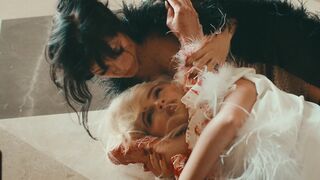 Jenna Ortega sexy - Sabrina Carpenter - Taste (2024) hot celebrities kissing scene