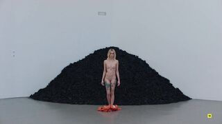 Milena Smit nude - Fine Arts s02e05 (2024)