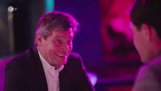 Pauline Angert topless, Susan Lemken - Überväter (2024) Strip Movie scene