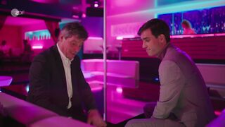 Pauline Angert topless, Susan Lemken - Überväter (2024) Strip Movie scene