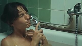 Rachel Perrin nude - Juste Un Instant (2024) erotic scene