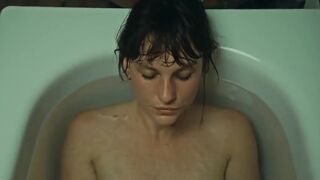 Rachel Perrin nude - Juste Un Instant (2024) erotic scene