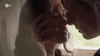 Silvana Damm sexy - Inga Lindström s21e03 (2024) caught fappenig scene