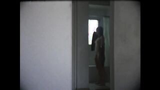 Catalina Aguayo nude - Tocar fondo (2019) hot bathroom and bed scene