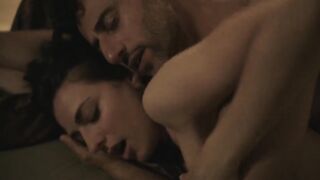 Seyneb Saleh nude sex scene. Was von der Liebe bleibt (2023) Nackte Schauspielerin Bühne