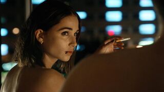 Cosima Henman nude - Extraklasse 2+ (2021)