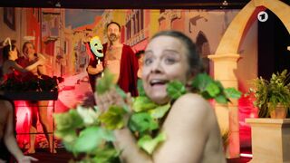 Stephanie Gossger nude, etc - Die Kanzlei s06e02 (2024) Naked on Stage. Performance