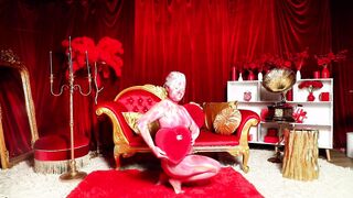 Amateur Naked on Stage Performance Nude Art