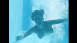 Public Nudity Vintage Scenes. Gentlemen Prefer Nature Girls (1963) Part 1