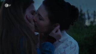 Josefine Preub, Leonie Parusel nude. Lesbian Scenes. Dr. Nice (2025)