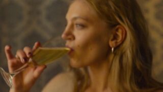 Karina Alexandrova topless - Autsors s01e04 (2025)