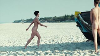 Sonia Mietielica, Karolina Kominek nude - Zatoka Szpiegow (2025) TV Show Nudity Scene