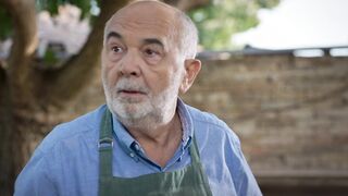 Claudia Bacos hot - On aurait du aller en Grece (2024) Bikini (no nudity)