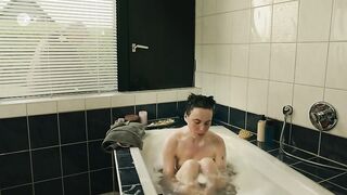 Victoria Schulz nude, Ruth Reinecke nackte. Fossil (2023) Bathroom scene and Elderly Masturbation