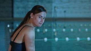 Danica Curcic topless un the shower. Sirin (2023)