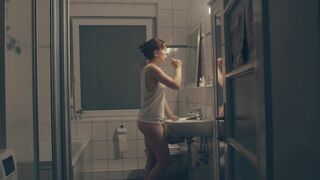 Lara Horvarth nackte. Der Tag, die Flut (2023) Nude and Masturbation Scene