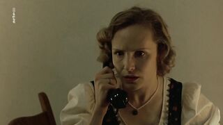 Maria Semenova nude - Der Untergang (2004)