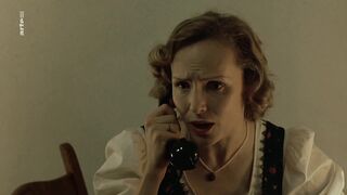 Maria Semenova nude - Der Untergang (2004)