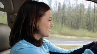 Odessa Munroe, A.J. Cook topless - Final Destination 2 (2003)