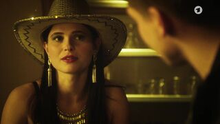 Anna Fischer Hot Striptease Scene - Besondere Schwere der Schuld (2014)